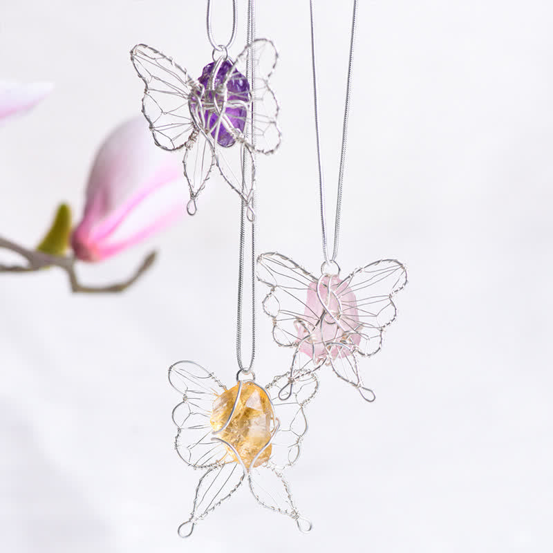 Collier pendentif papillon en fil d'argent enroulé à la main avec cristal naturel Olivenorma