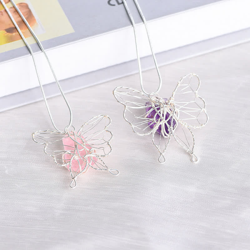 Collier pendentif papillon en fil d'argent enroulé à la main avec cristal naturel Olivenorma