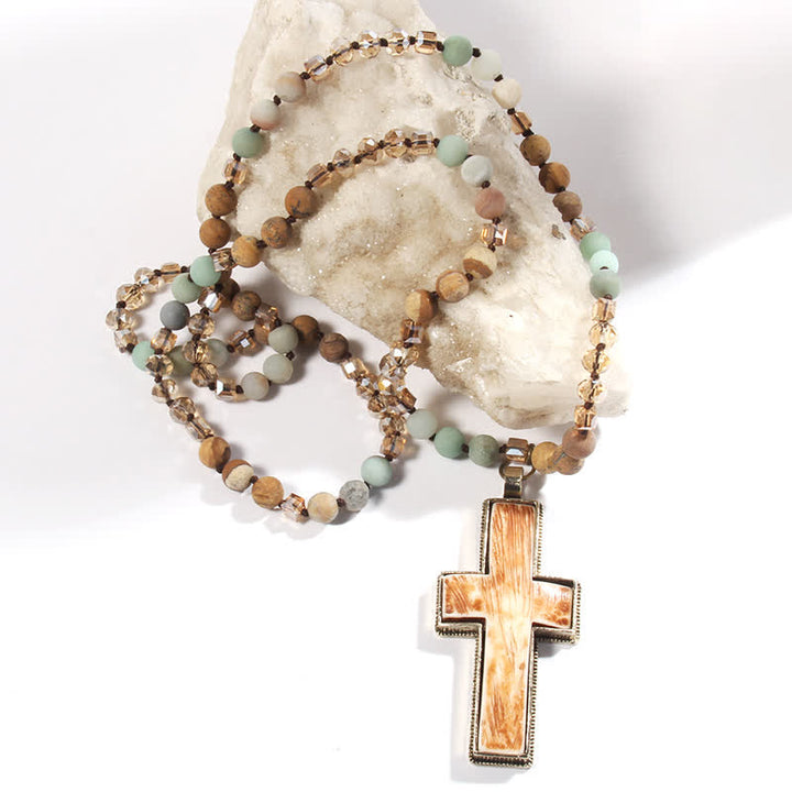 Collier pendentif croix en résine et perles en pierre naturelle Olivenorma