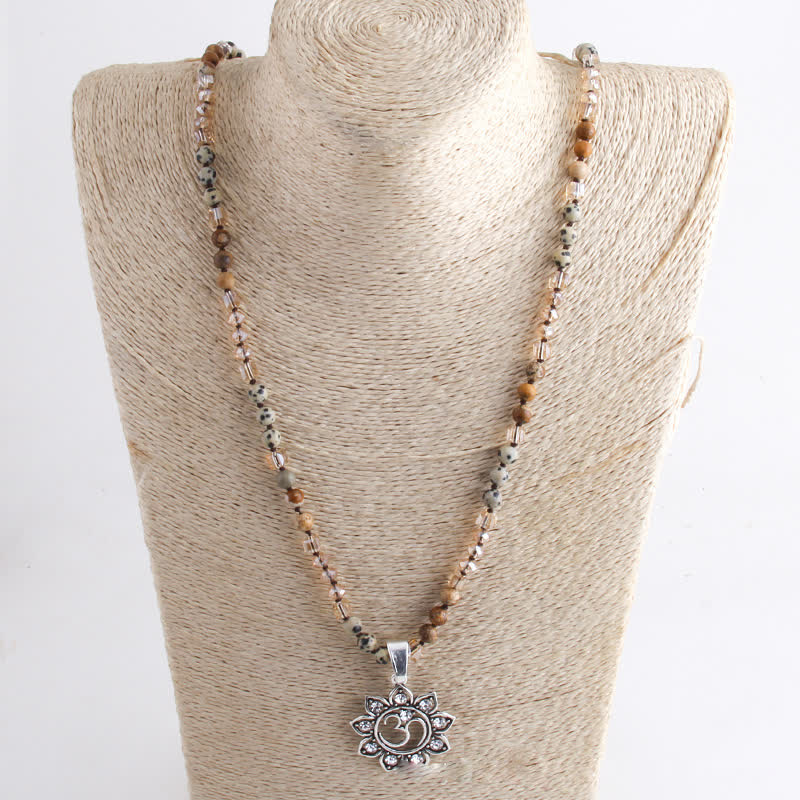 Collier pendentif symbole Om en perles de pierre naturelle de 8 mm Olivenorma