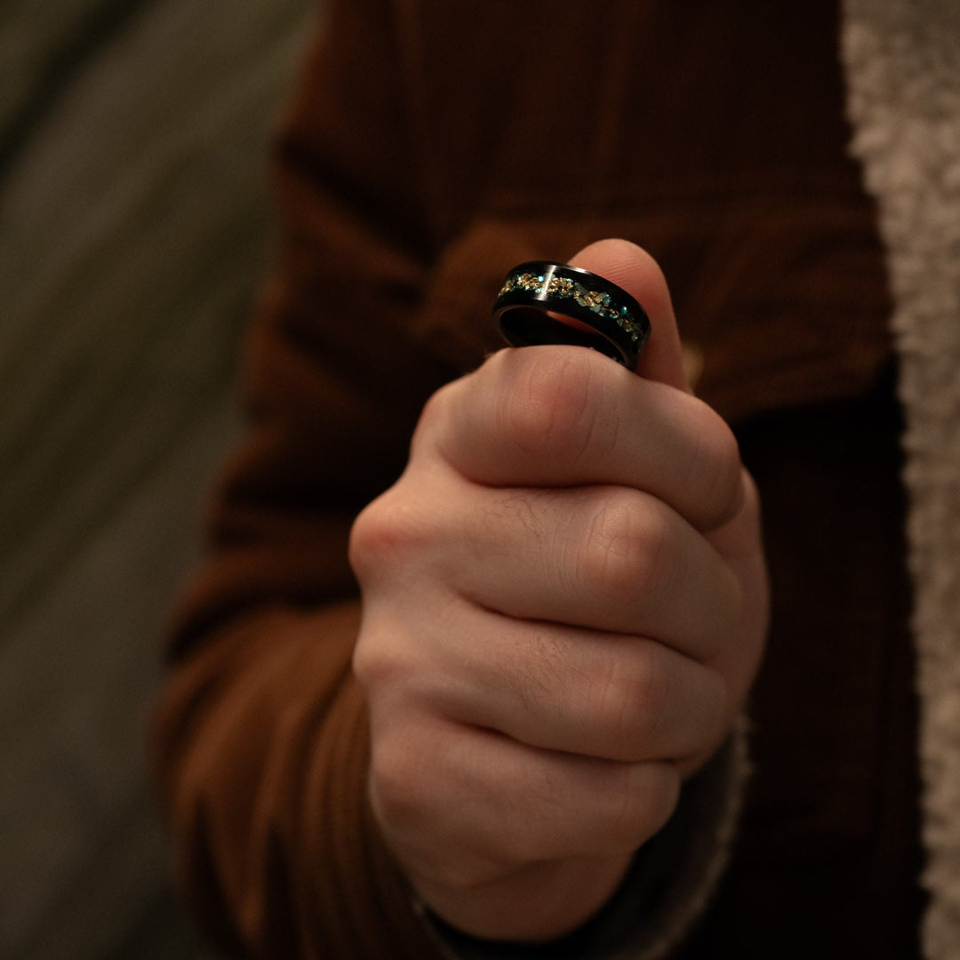 Olivenorma pour homme avec fragments de corail vert et feuille d'or