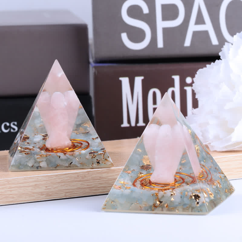 Pyramide orgonite sculptée en cristal naturel Olivenorma de 5 cm