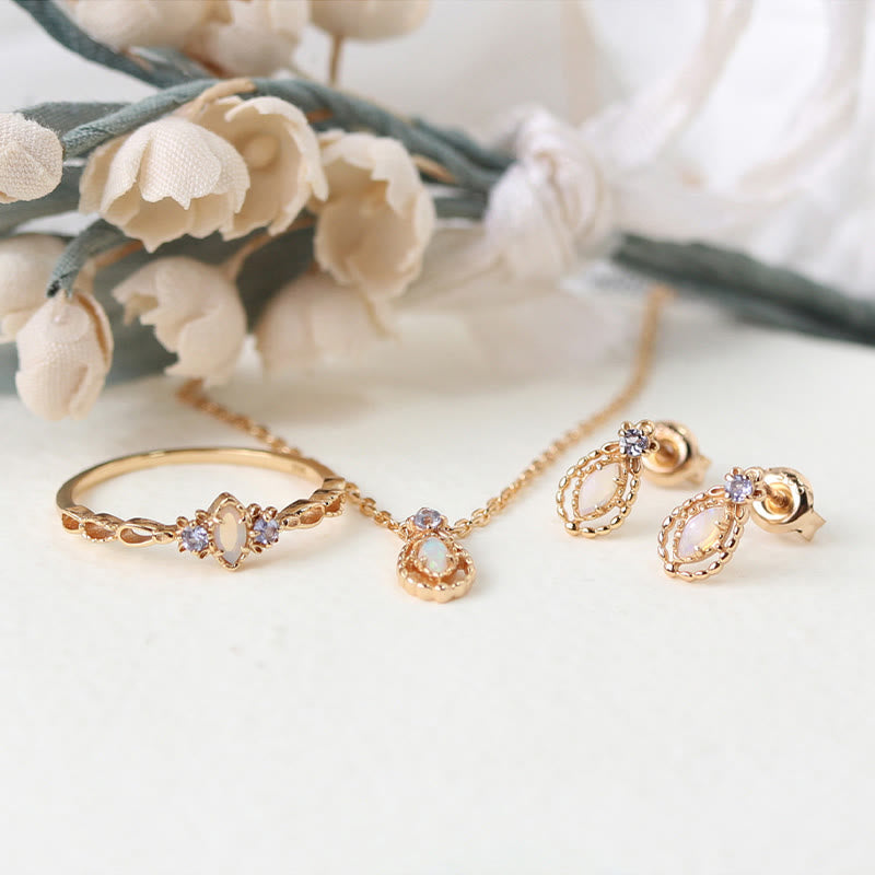 Ensemble de bijoux en pierres précieuses avec collier, bague et boucles d'oreilles en opale Olivenorma