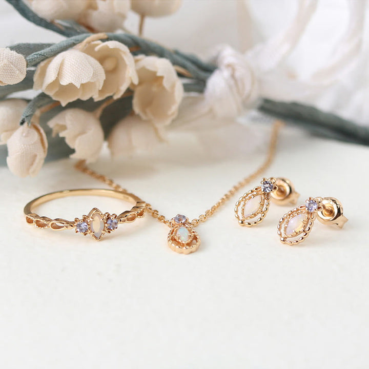 Ensemble de bijoux en pierres précieuses avec collier, bague et boucles d'oreilles en opale Olivenorma