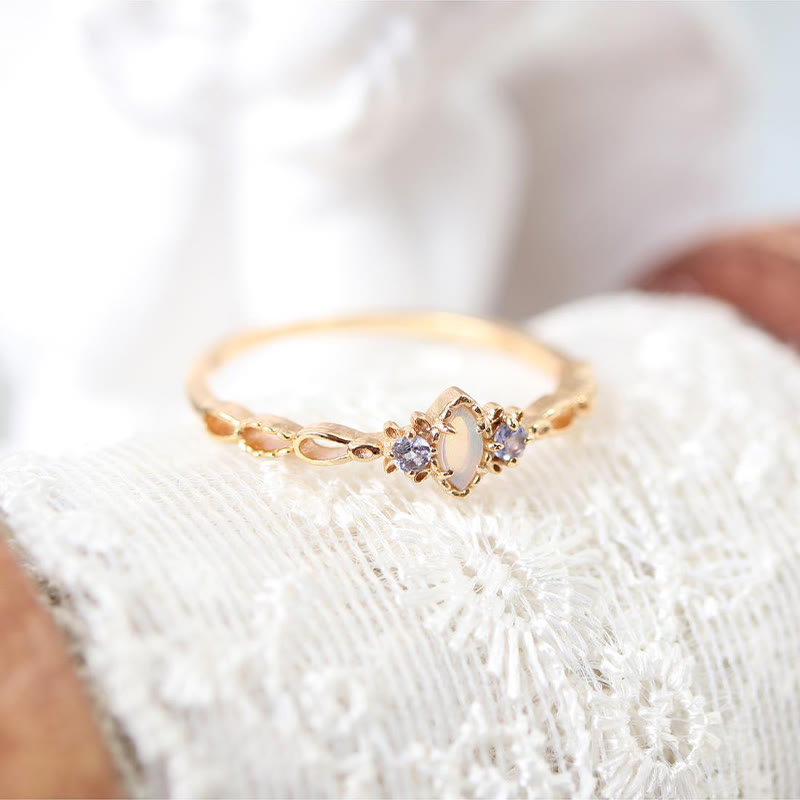 Ensemble de bijoux en pierres précieuses avec collier, bague et boucles d'oreilles en opale Olivenorma