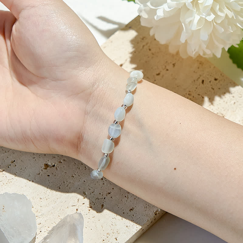 Bracelet en perles de pierre de lune irrégulières naturelles Olivenorma