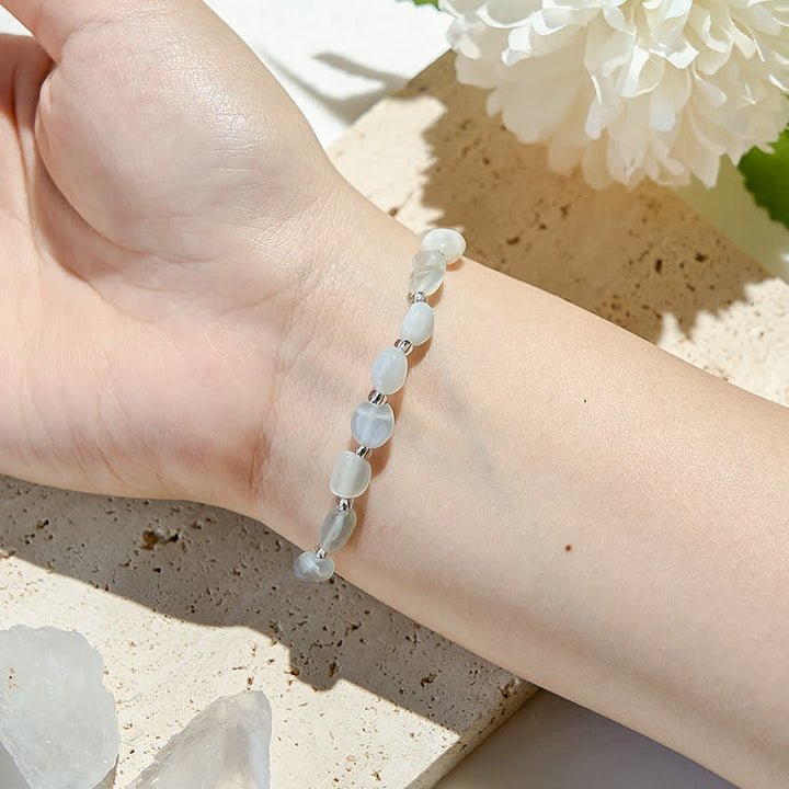 Bracelet en perles de pierre de lune irrégulières naturelles Olivenorma