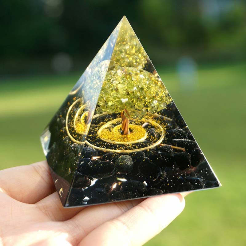Péridot Olivenorma avec pyramide d'orgone Reiki Arbre de vie en obsidienne