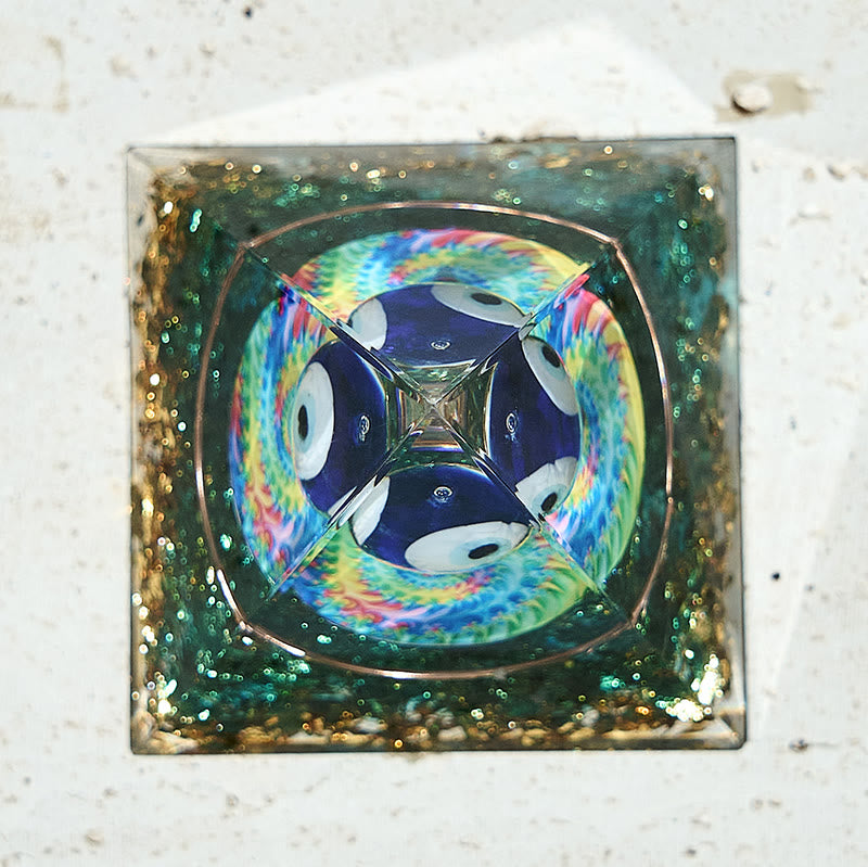 Pyramide d'orgone énergétique de protection artisanale en aigue-marine Olivenorma