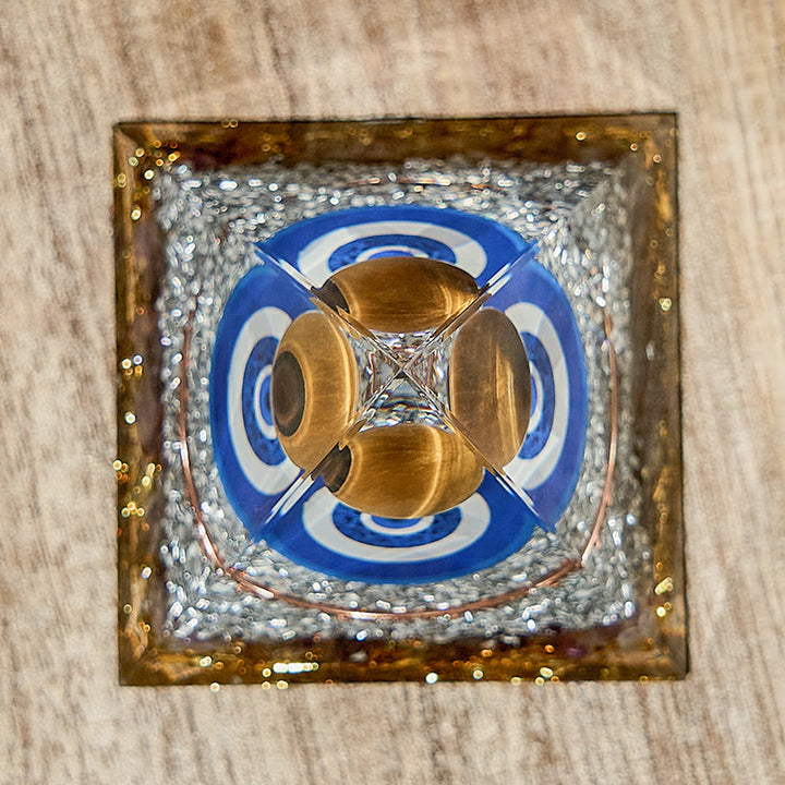 Symbole du mauvais œil Olivenorma Pyramide d'orgone en améthyste naturelle