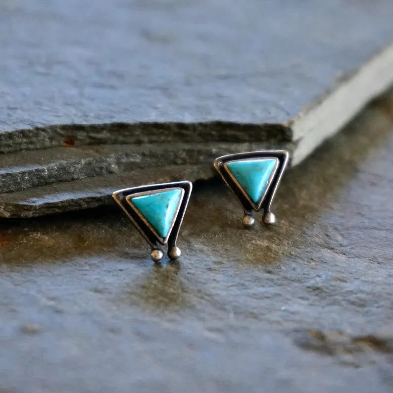 Boucles d'oreilles à tige en turquoise naturelle triangulaire Olivenorma