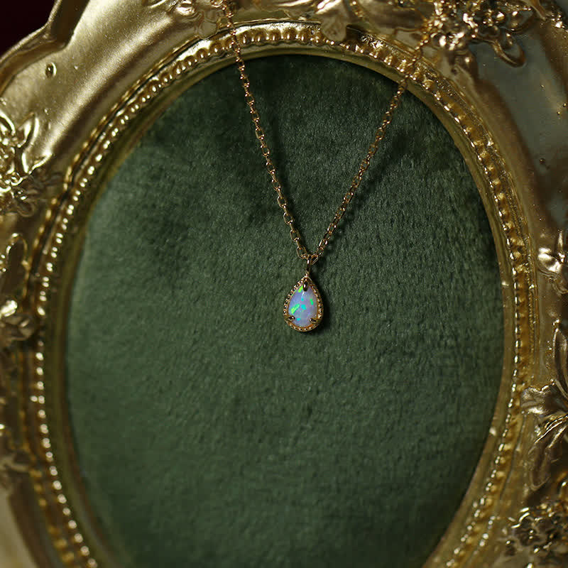 Collier avec pendentif en forme de goutte d'eau en opale naturelle Olivenorma