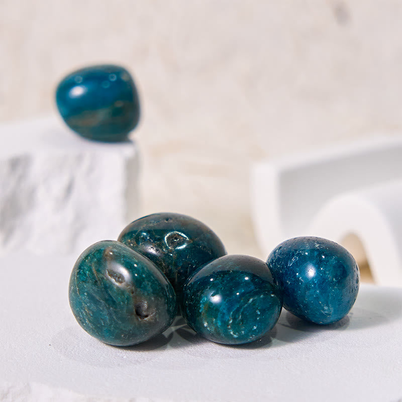 Pierre roulée de guérison en apatite bleue naturelle polie Olivenorma