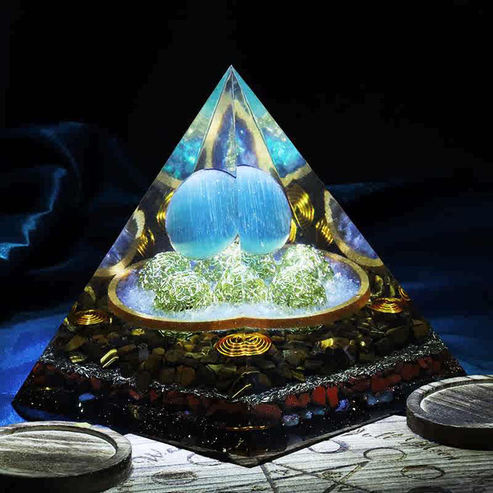 Pyramide d'orgone en pierre œil de chat bleu Olivenorma 14 cm
