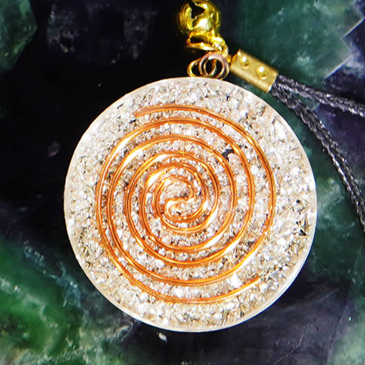 Collier d'orgone en hématite cristal clair et charoïte naturelle d'Olivenorma