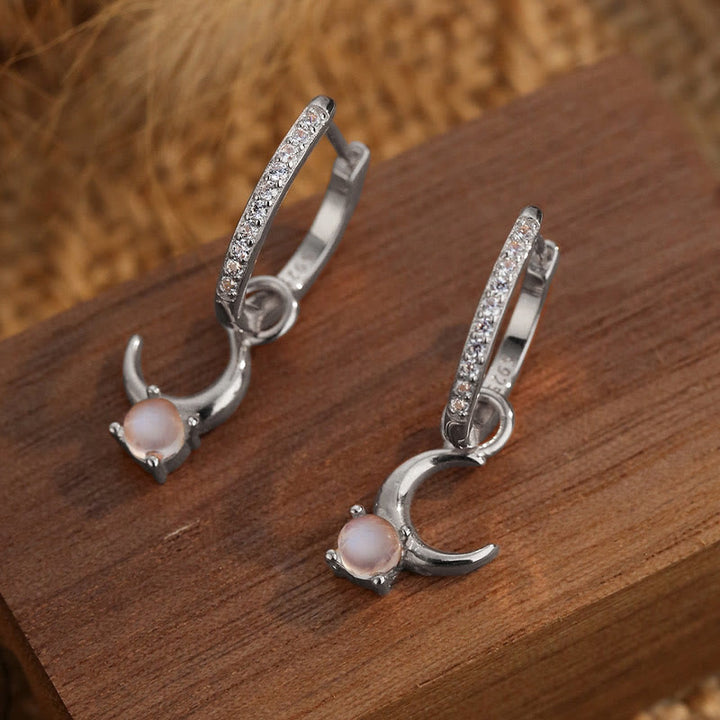 Boucles d'oreilles pendantes en pierre précieuse en forme de croissant de lune Olivenorma