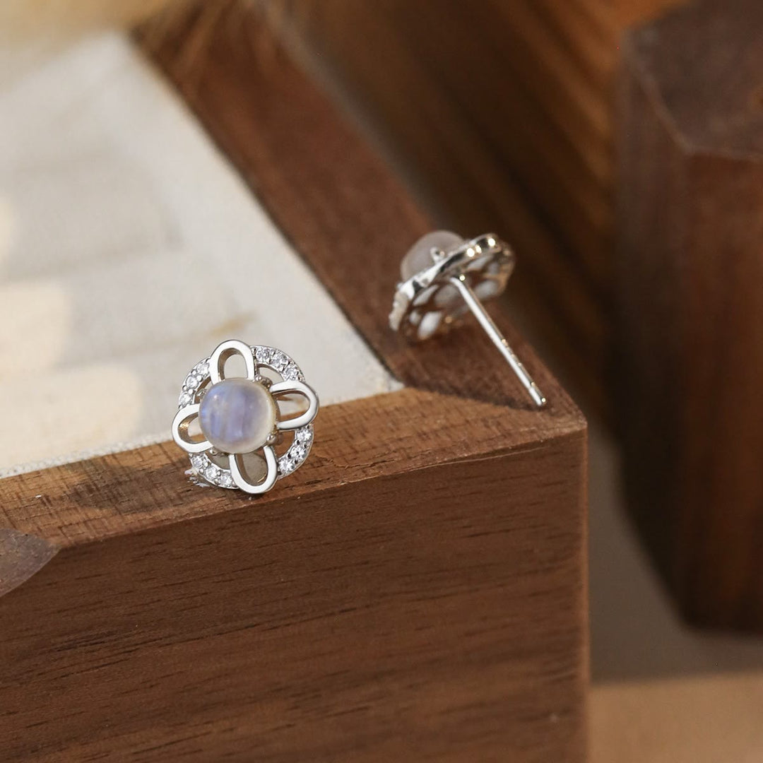 Boucles d'oreilles à tige en argent 925 avec croix en pierre de lune Olivenorma
