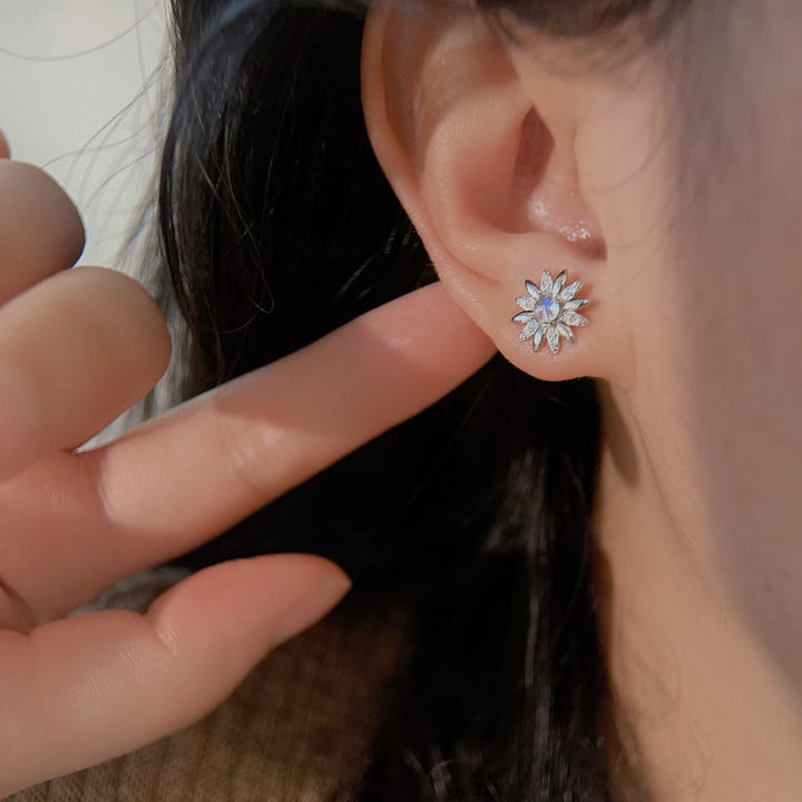 Boucles d'oreilles à tige rondes en pierre de lune en forme de tournesol Olivenorma