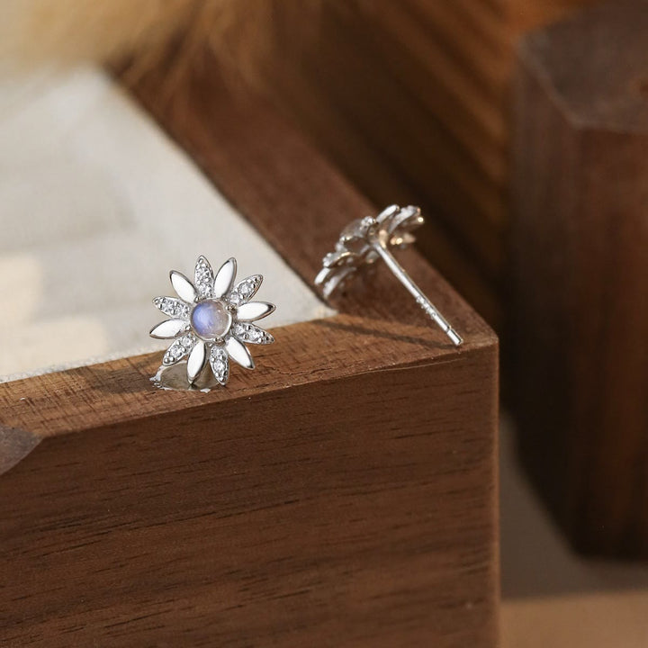 Boucles d'oreilles à tige rondes en pierre de lune en forme de tournesol Olivenorma