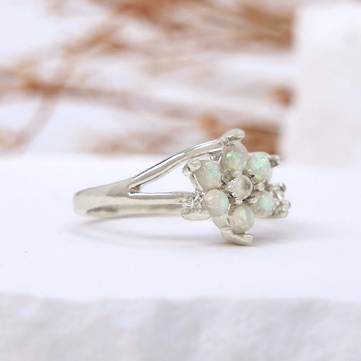 Bague en forme de vague de fleur d'opale Olivenorma