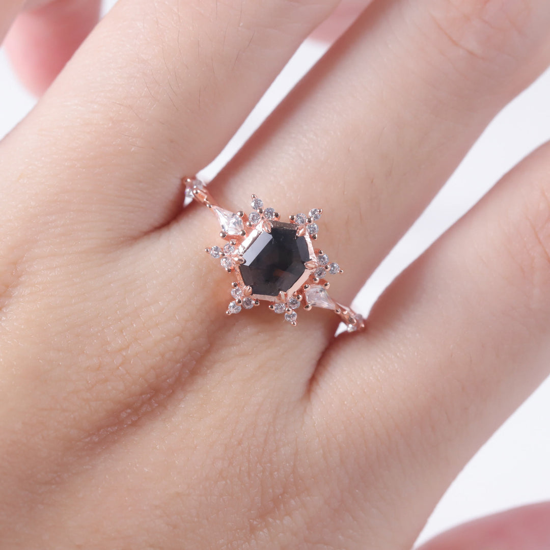 Bague de fiançailles en forme de flocon de neige en diamant Herkimer sel et poivre Olivenorma