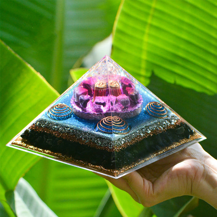 Pyramide d'orgone en obsidienne et améthyste « Sept étoiles » Olivenorma