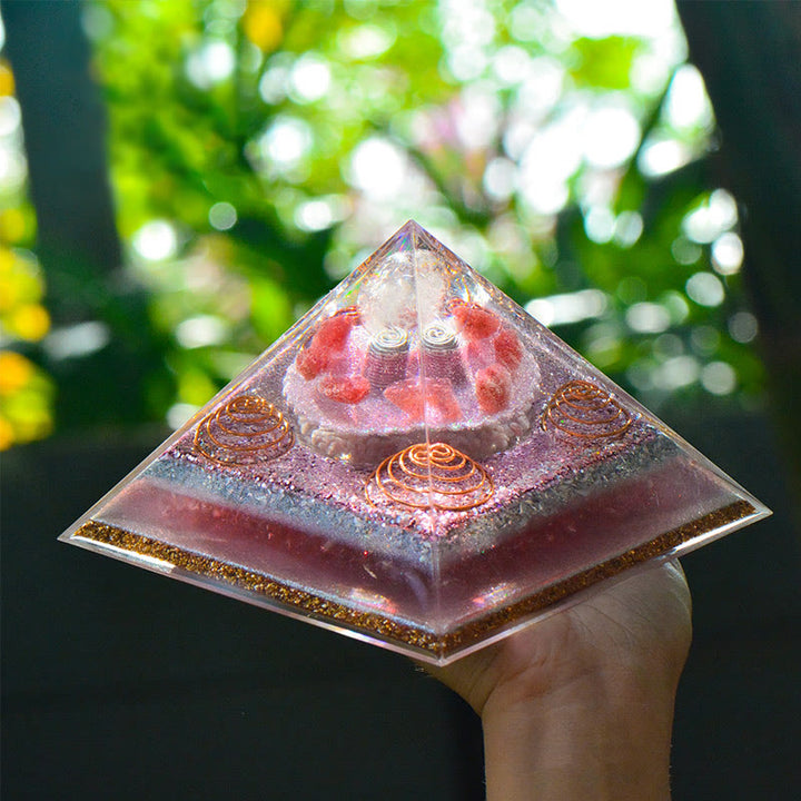 Pyramide orgonite en quartz fraise lépidolite Olivenorma « Love Magic »