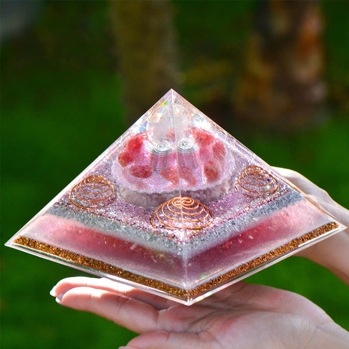 Pyramide orgonite en quartz fraise lépidolite Olivenorma « Love Magic »