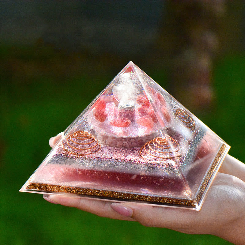Pyramide orgonite en quartz fraise lépidolite Olivenorma « Love Magic »