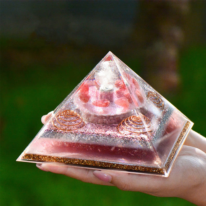 Pyramide orgonite en quartz fraise lépidolite Olivenorma « Love Magic »