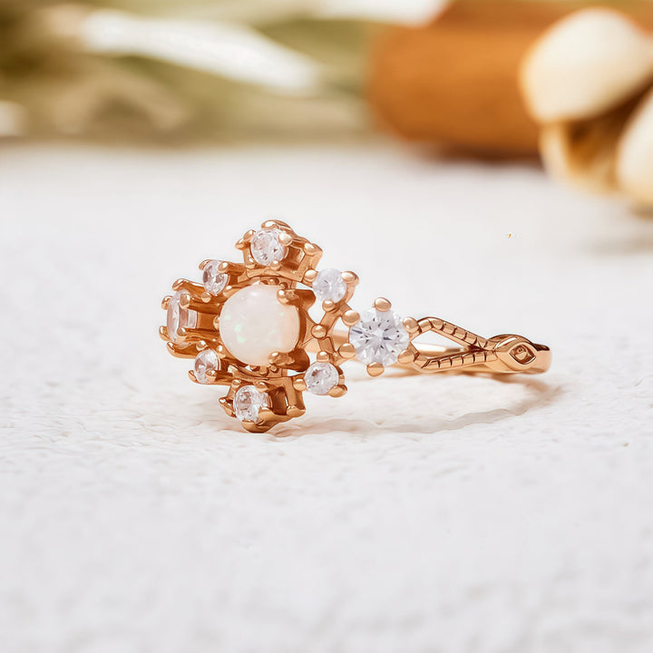 Bague Olivenorma "Snowflake" en opale naturelle et zircon blanc