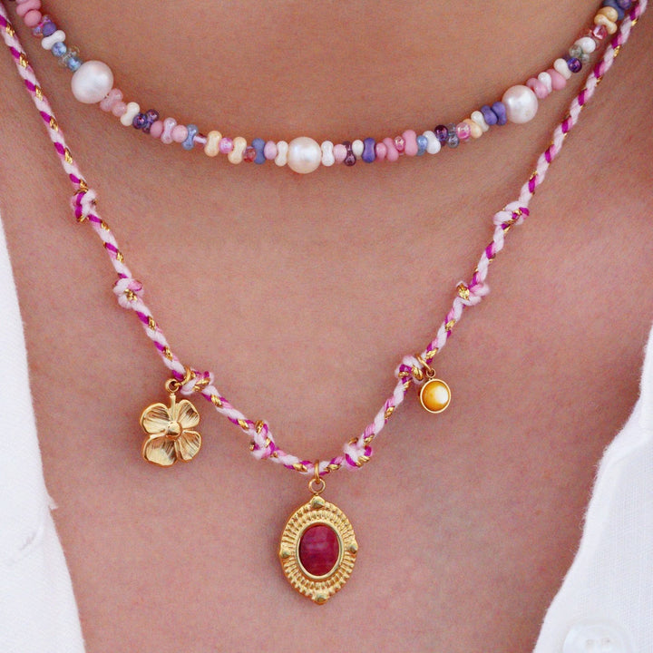 Collier pendentif en pierre naturelle tressée colorée Olivenorma