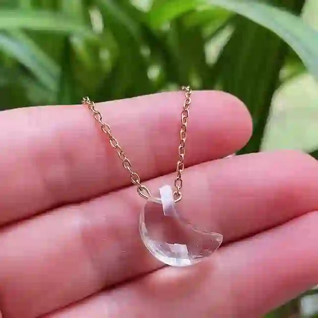 Collier Olivenorma en acier inoxydable avec cristal naturel taillé en lune