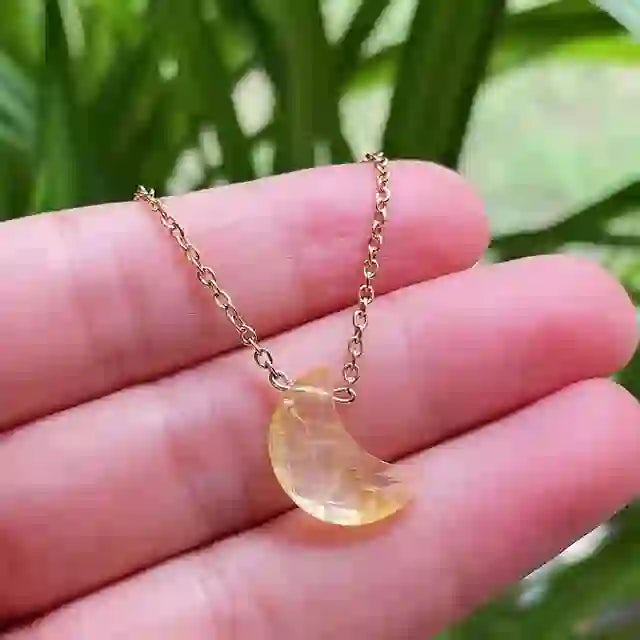 Collier Olivenorma en acier inoxydable avec cristal naturel taillé en lune