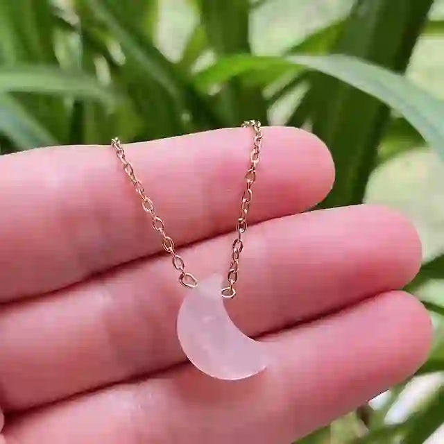 Collier Olivenorma en acier inoxydable avec cristal naturel taillé en lune