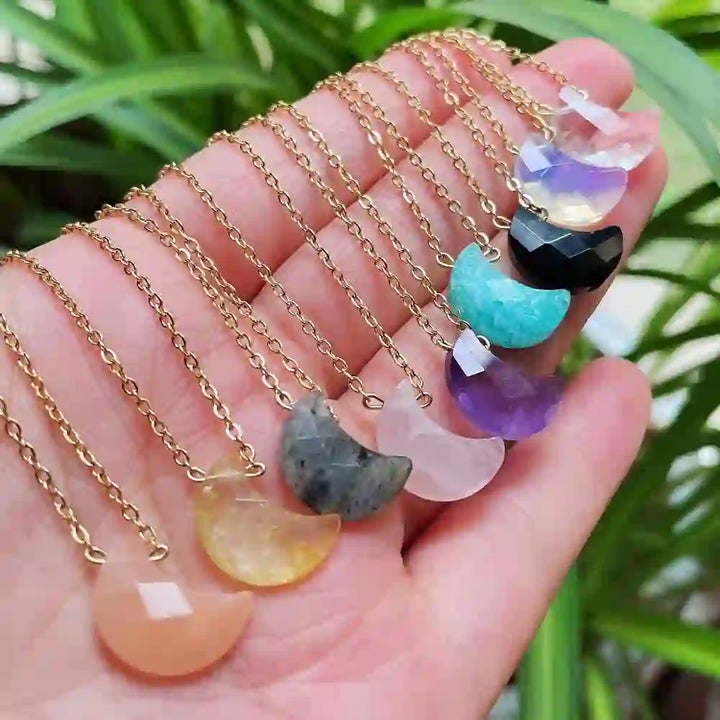 Collier Olivenorma en acier inoxydable avec cristal naturel taillé en lune