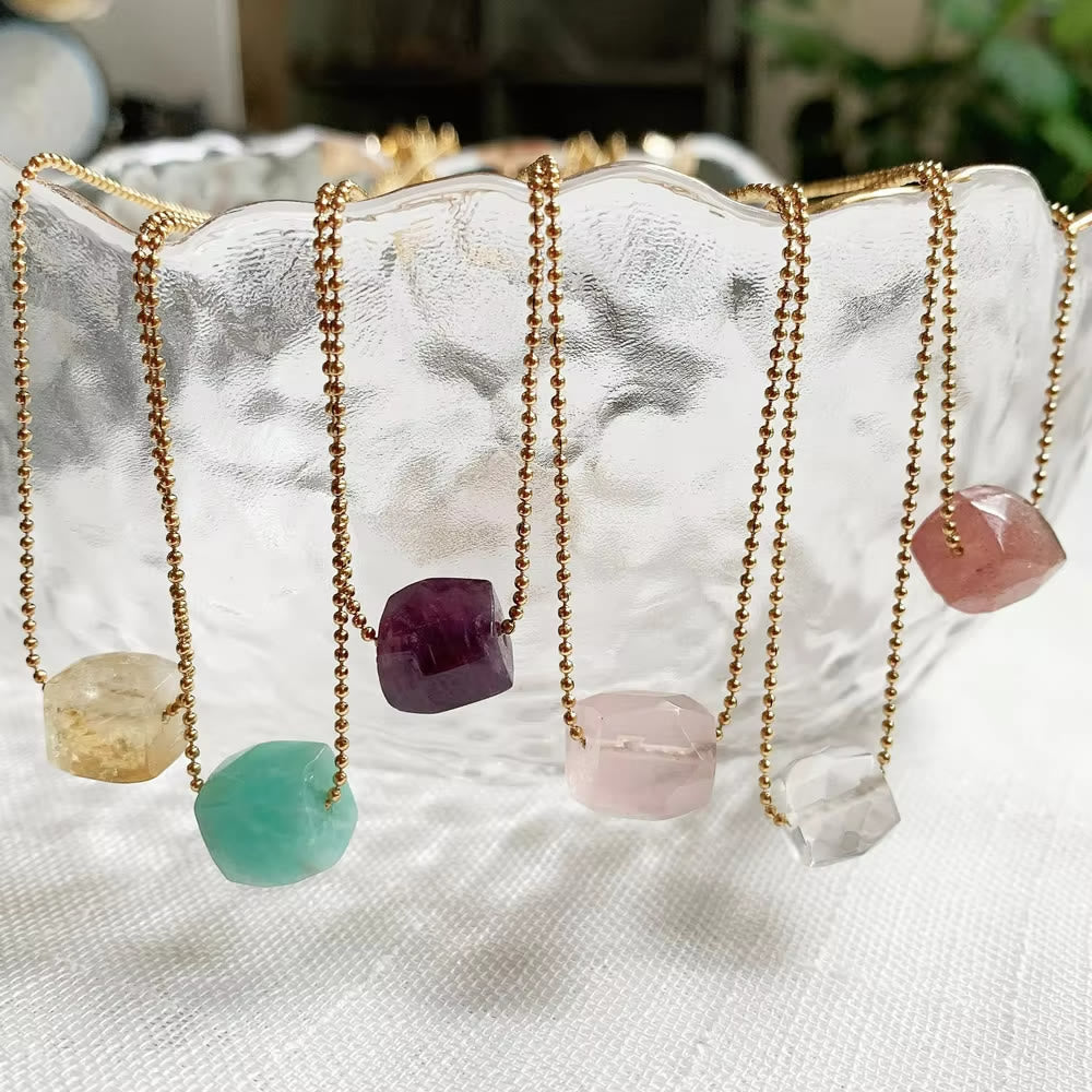 Collier pendentif carré en cristal naturel Olivenorma