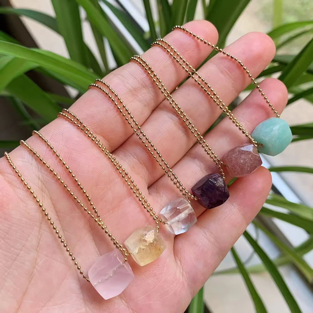 Collier pendentif carré en cristal naturel Olivenorma