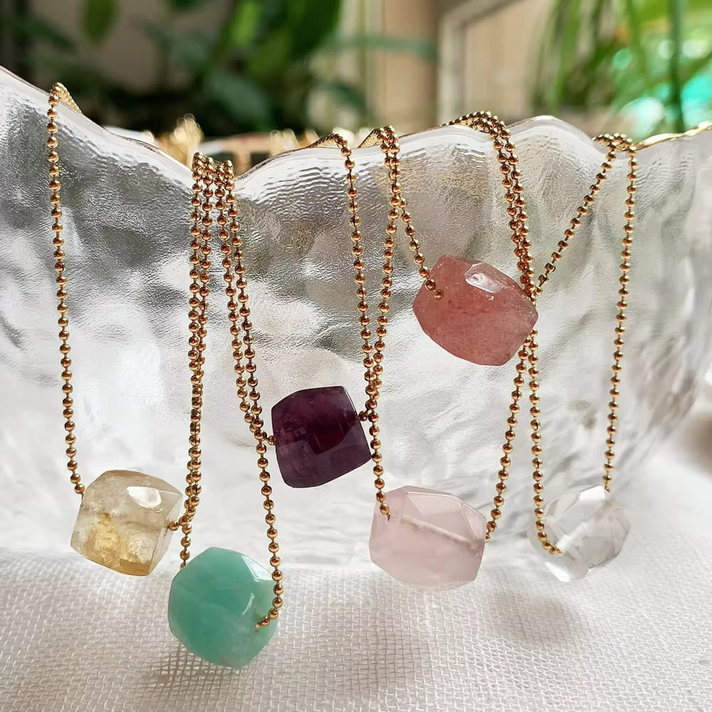 Collier pendentif carré en cristal naturel Olivenorma