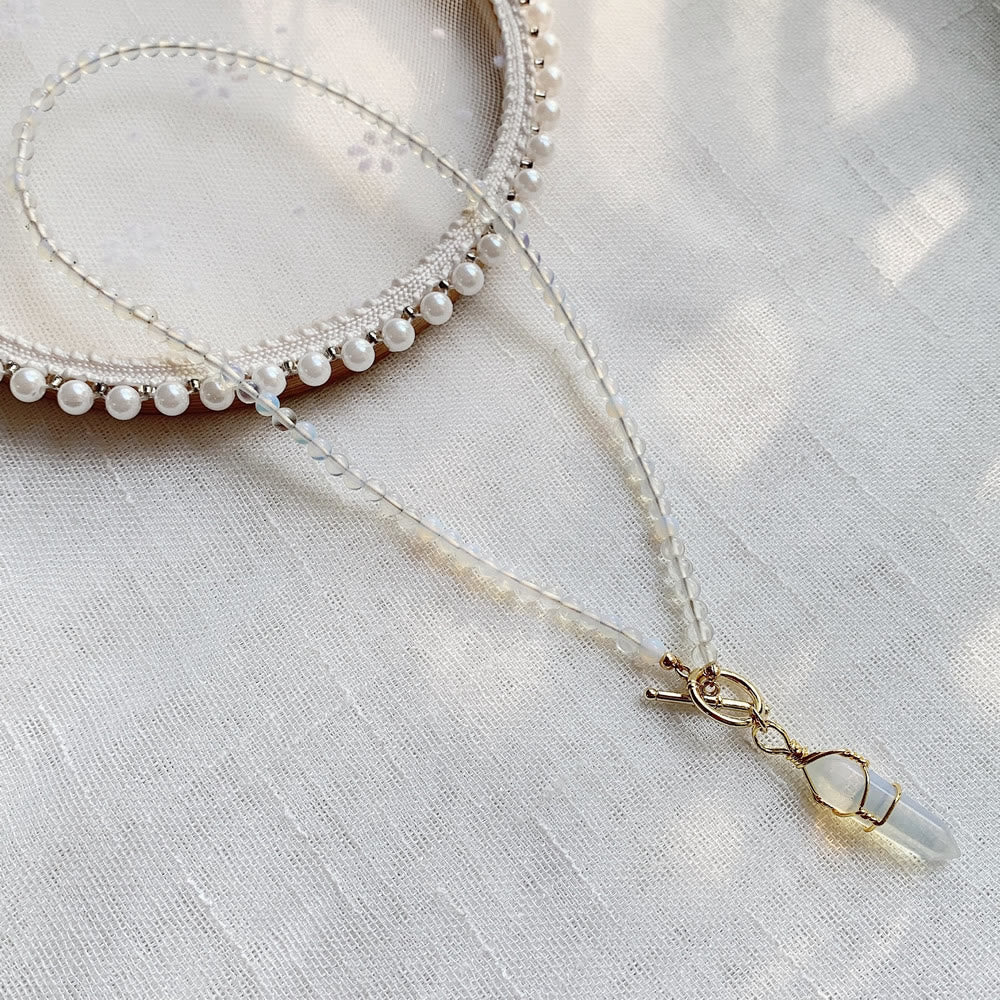 Collier de perles en pierre naturelle avec pendentif colonne hexagonale Olivenorma