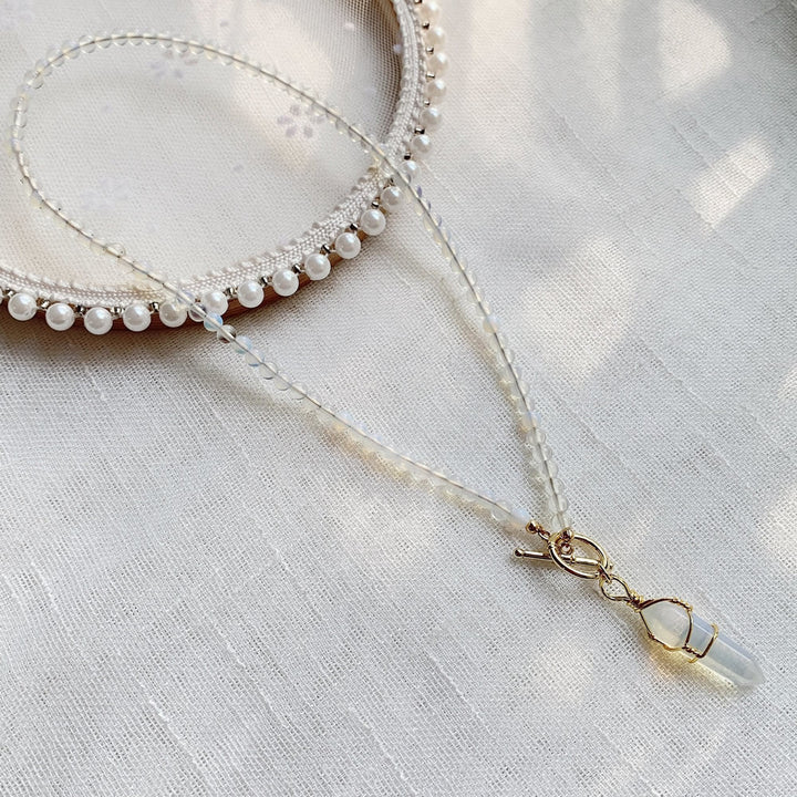 Collier de perles en pierre naturelle avec pendentif colonne hexagonale Olivenorma