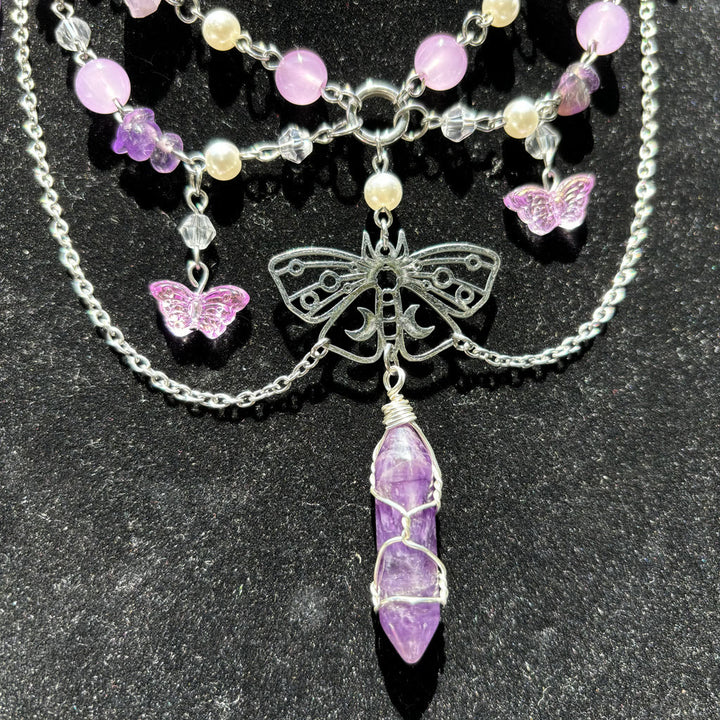 Collier ras du cou à plusieurs niveaux avec pendentif papillon et améthyste Olivenorma
