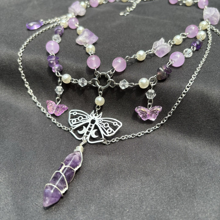 Collier ras du cou à plusieurs niveaux avec pendentif papillon et améthyste Olivenorma