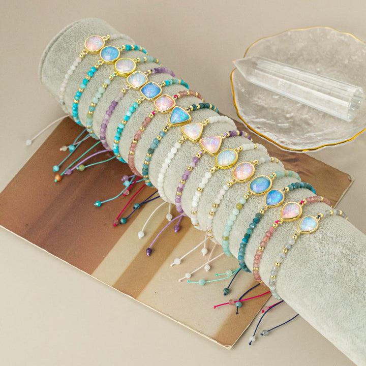 Bracelet pendentif en opale colorée et perles de cristal naturel Olivenorma