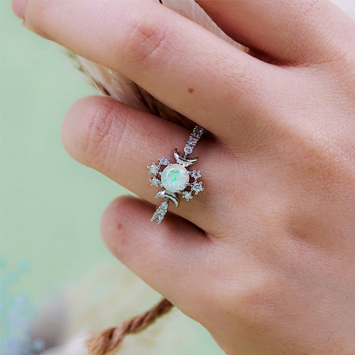 Bague déesse triple lune Olivenorma en opale blanche et zircon blanc