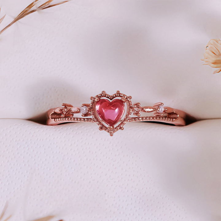 Bague en forme de couronne de princesse avec grenat en forme de cœur Olivenorma