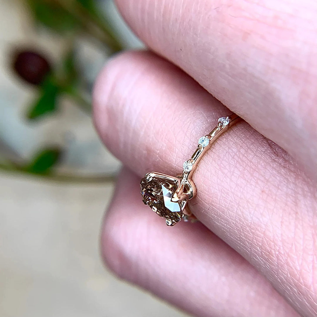 Bague délicate en quartz fumé taille ovale Olivenorma