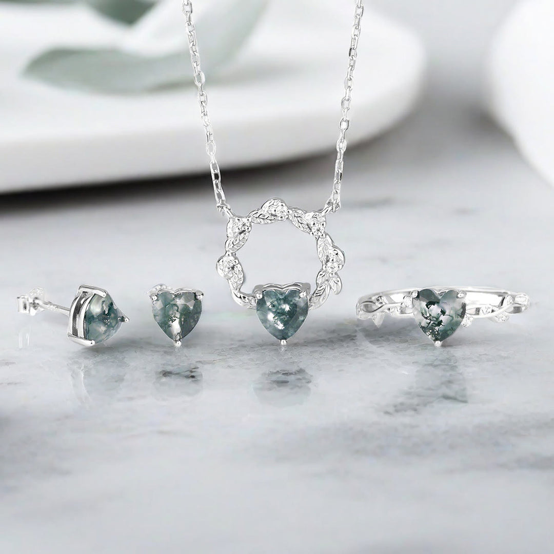 Boucles d'oreilles, collier et bague en agate mousse taillée en cœur Olivenorma