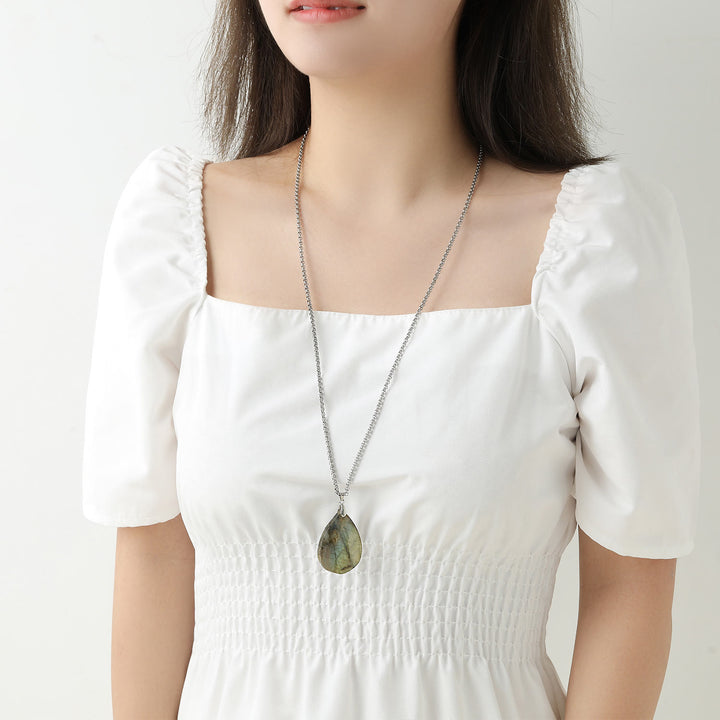 Collier pendentif goutte d'eau en labradorite Olivenorma