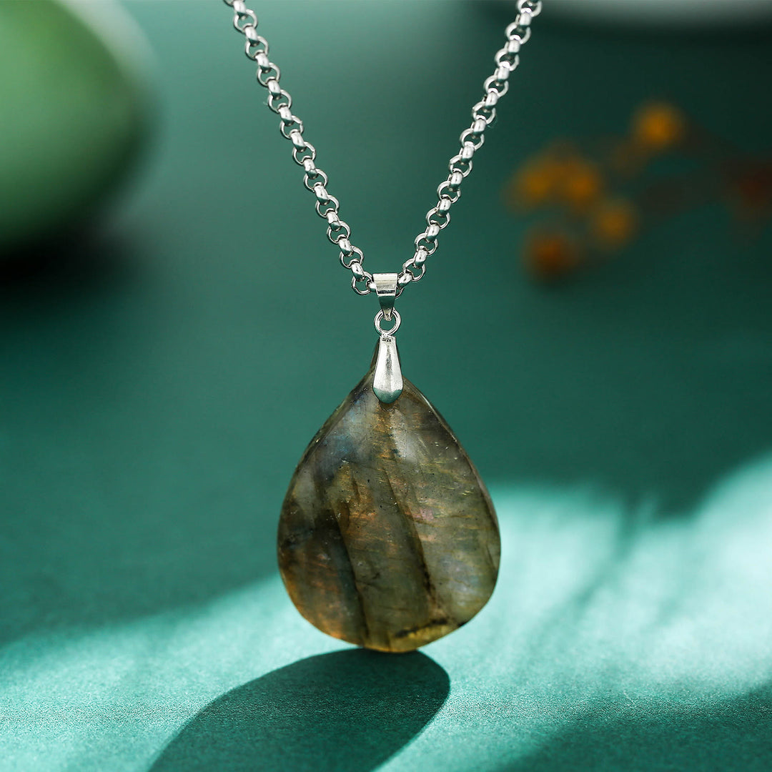 Collier pendentif goutte d'eau en labradorite Olivenorma